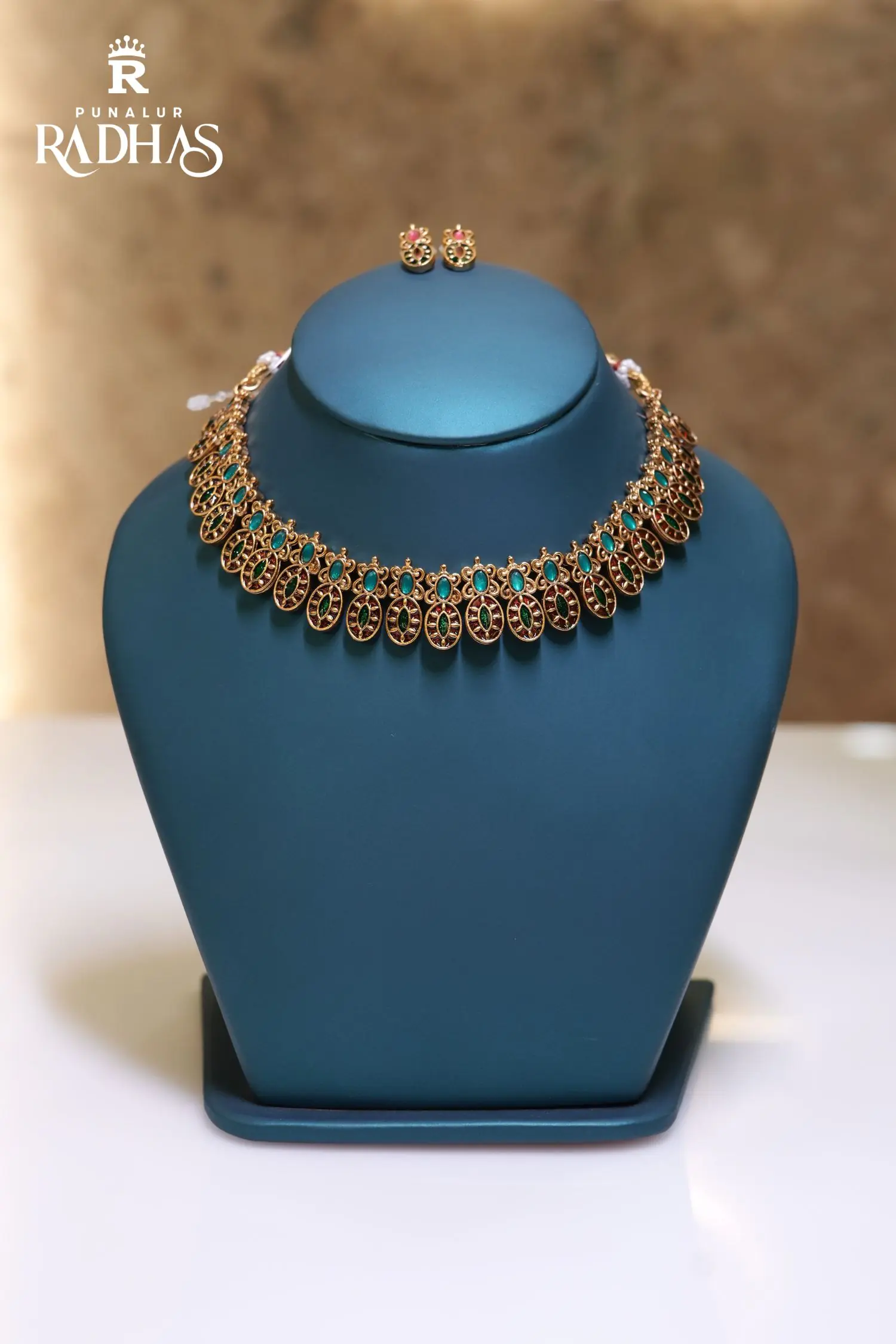 antique style choker necklace set