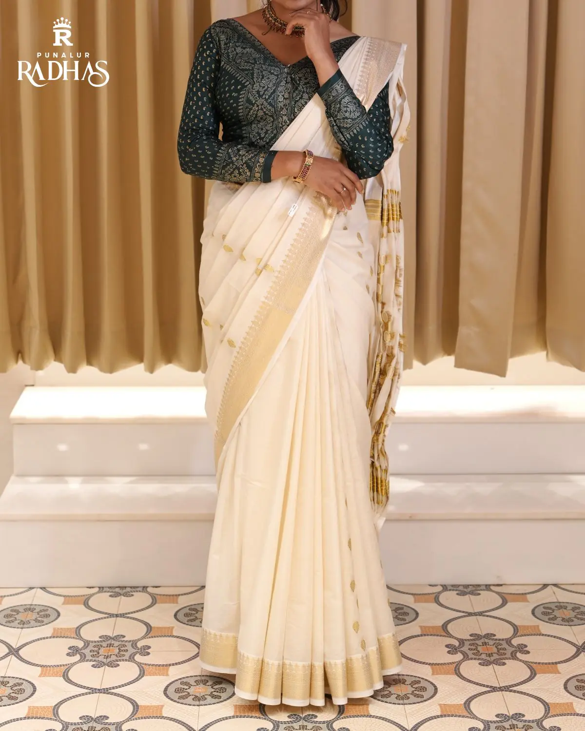 traditional kasavu saree